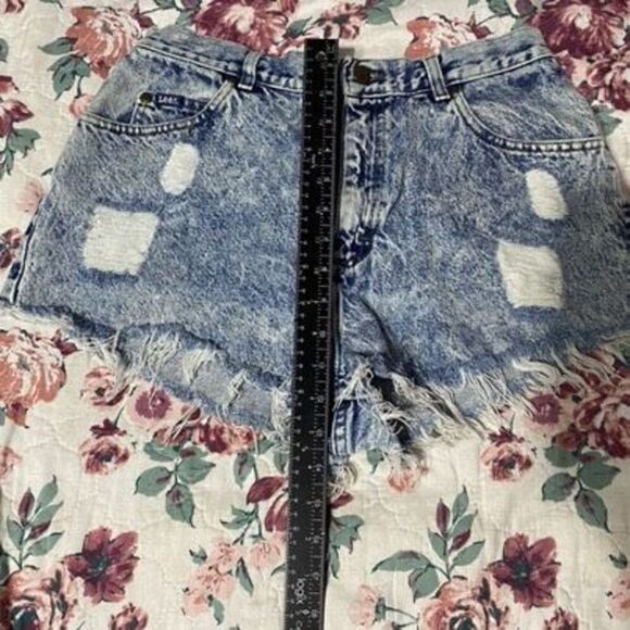 Lee's Blue Distressed Light Wash Cut-out Jean Shorts - Picture 4 of 7